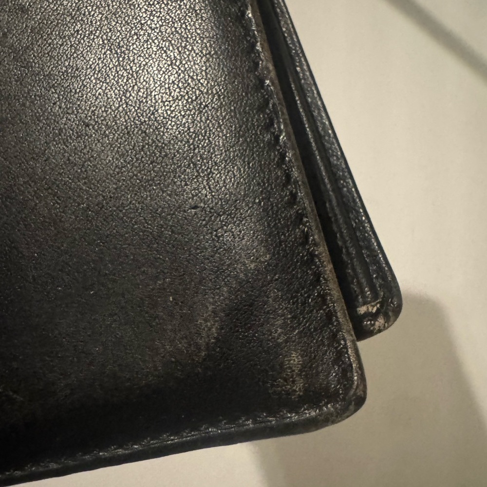 Tumi Leather Wallet - Picture 9 of 9